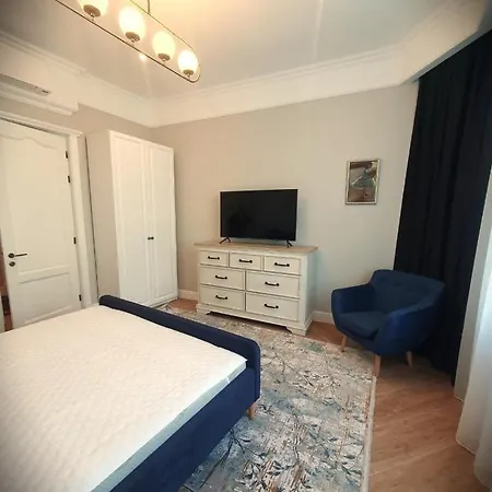 Appartement Historic Apartment, Very Close To The Beach And Main Activities Constanţa