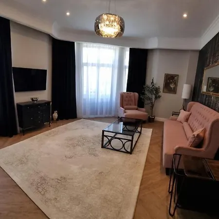 Appartamento Historic Apartment, Very Close To The And Main Activities Constanţa